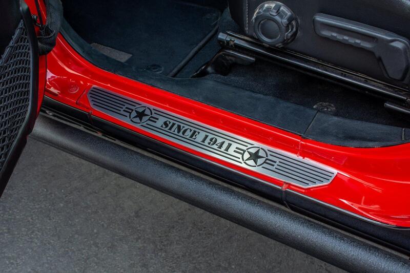 Picture of DV8 Offroad DVE Sill Plates Body Armor & Rock Rails - D-JL-180014-STR2