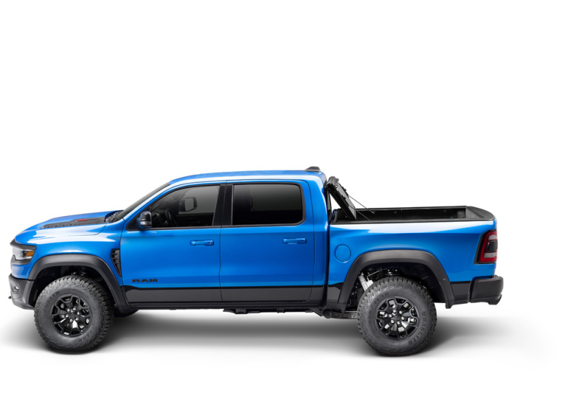 Picture of BAK BAKFlip MX4 Tonneau Covers - 448227