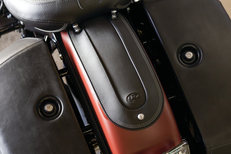Picture of Mustang Motorcycle MMP Fender Bib Deluxe - 78166