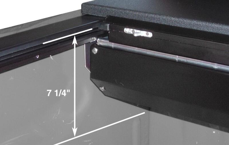 Picture of Roll-N-Lock RNL M-Series Tonneau Cover - LG580M