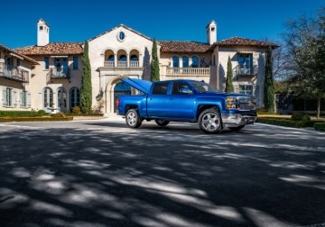 Picture of UnderCover 19-20 Chevy Silverado 1500 5.8ft Elite LX Bed Cover - Pacific Blue Metallic