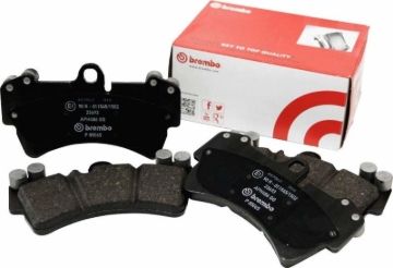Picture of Brembo 17-20 Chrysler Pacifica/2020 Voyager Rear Premium NAO Ceramic OE Equivalent Pad